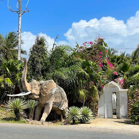 Tembo Village ワタム エクステリア 写真